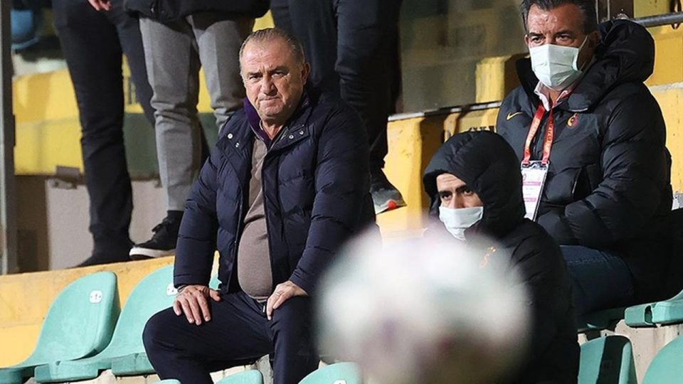 Fatih Terim’in cezası 4 maça düşürüldü
