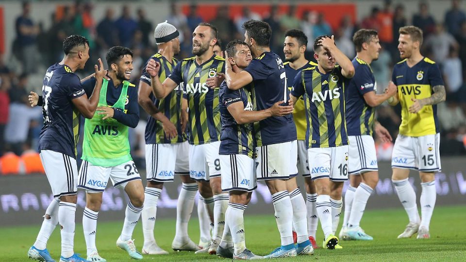 Fenerbahçe, sahasında Başakşehir’e üstün