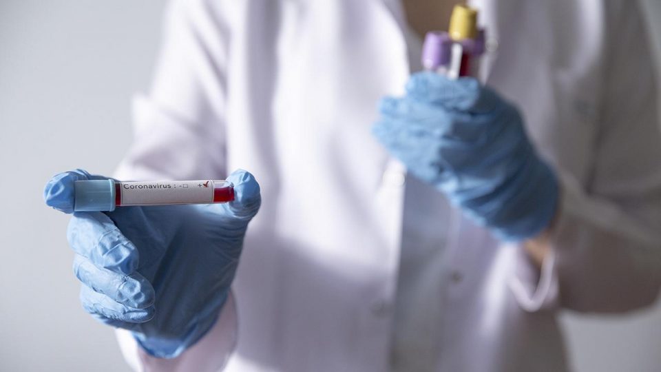 Karşıyaka’da koronavirüs testi pozitif çıkan kişi sayısı 14 oldu