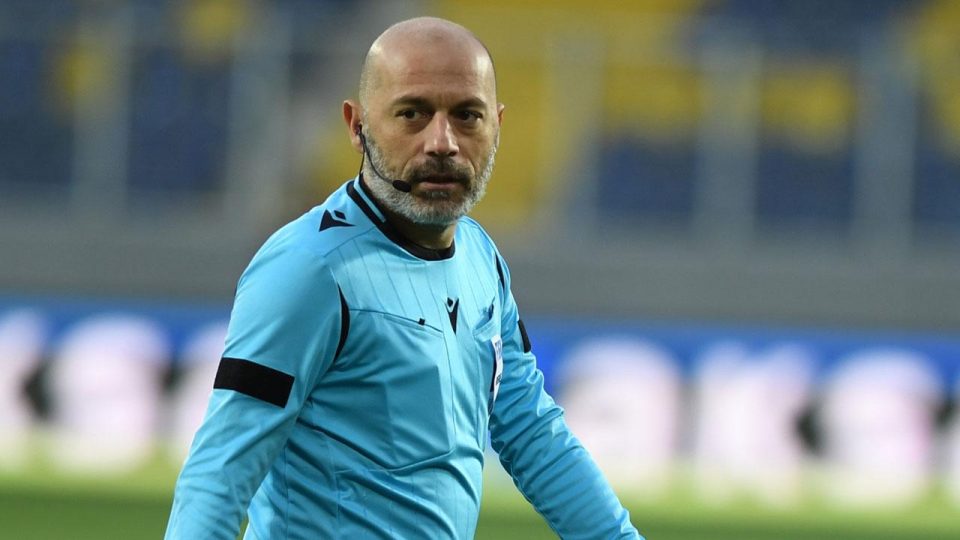 Derbinini hakemi Cüneyt Çakır