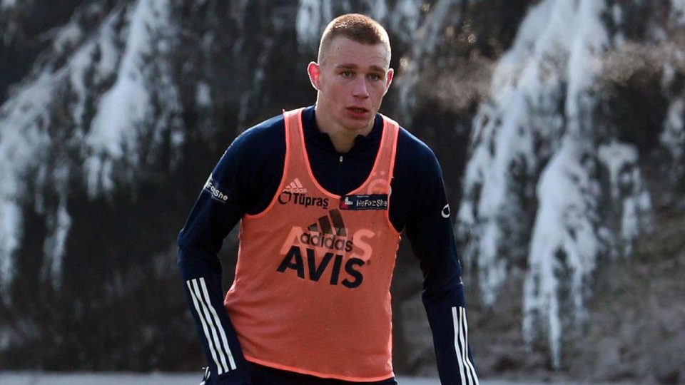 Fenerbahçe’de Szalai’nin lisansı çıktı