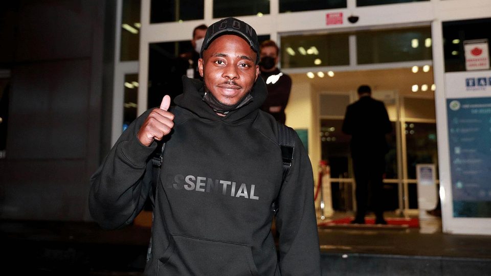 Fenerbahçe’nin yeni transferi Osayi-Samuel İstanbul’da