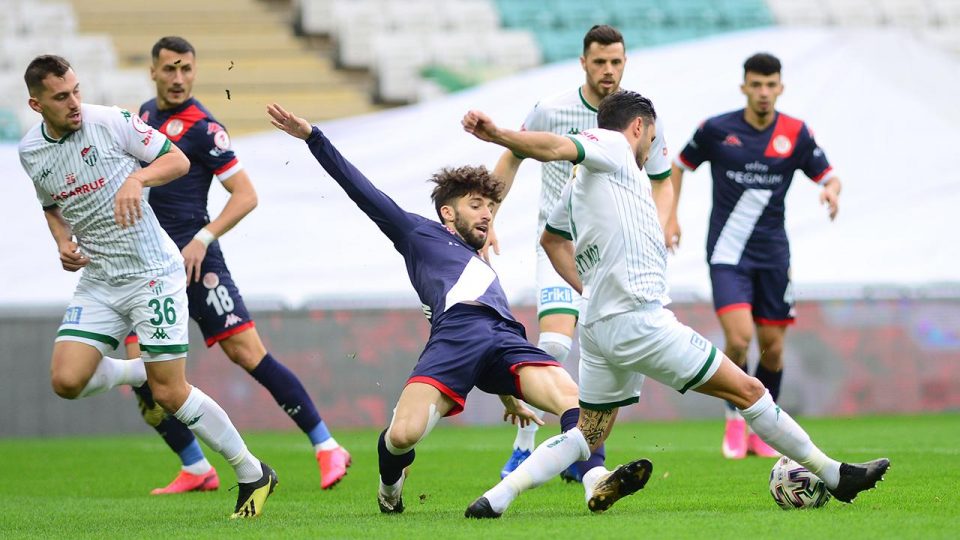 Antalyaspor 3 golle turladı