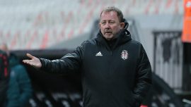 Sergen Yalçın: Beşiktaş olması gereken yerde