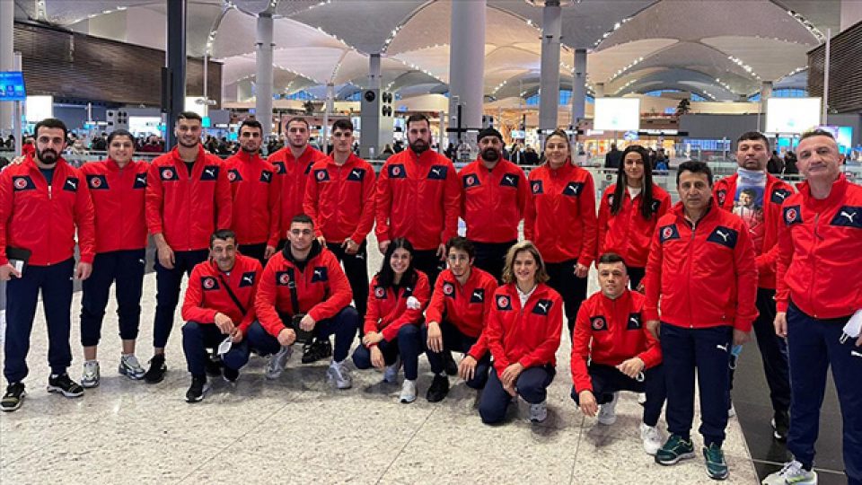 Milli boksörler Bulgaristan’da çeyrek finalde