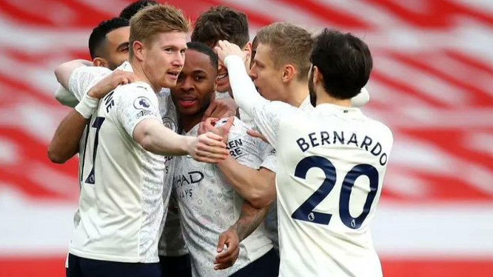 Sterling’in attı Manchester City kazandı