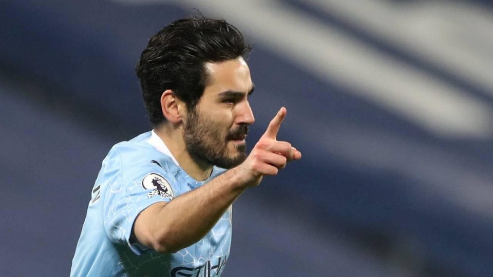 İlkay Gündoğan’dan otizmli çocuklara imzalı forma