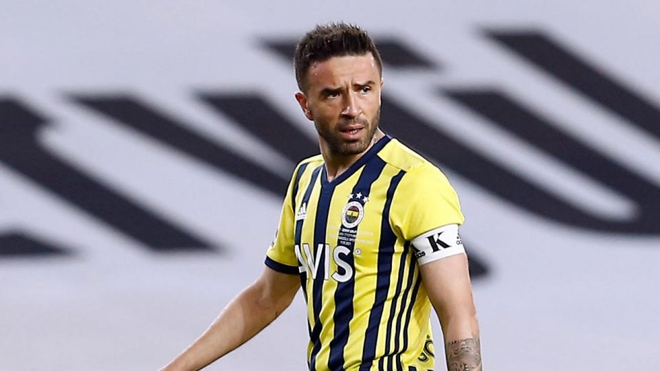 Fenerbahçe Gökhan Gönül ile yollarını ayırdı