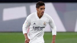 Premier Lig devlerinin Varane yarışı