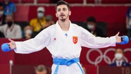 Eray Şamdan altın madalya için minderde