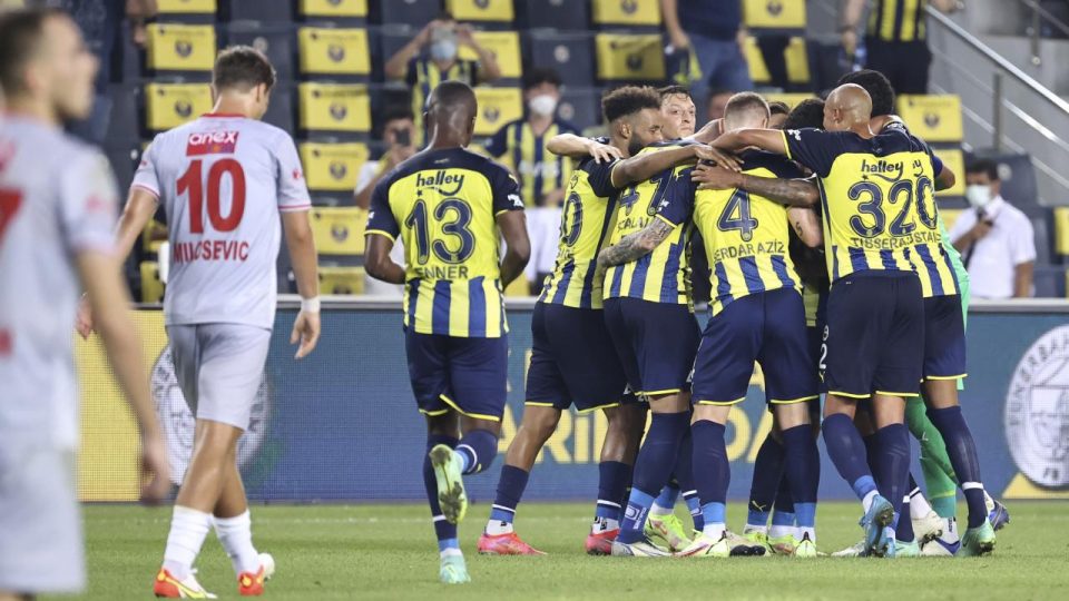 Fenerbahçe son dakikalarda kazandı