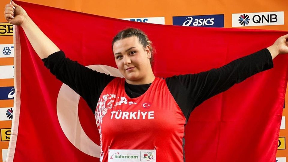 Genç milli atlet Pınar Akyol gülle atmada dünya ikincisi oldu