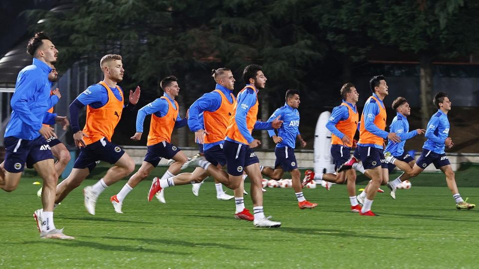 Fenerbahçe Avrupa’da moral arıyor