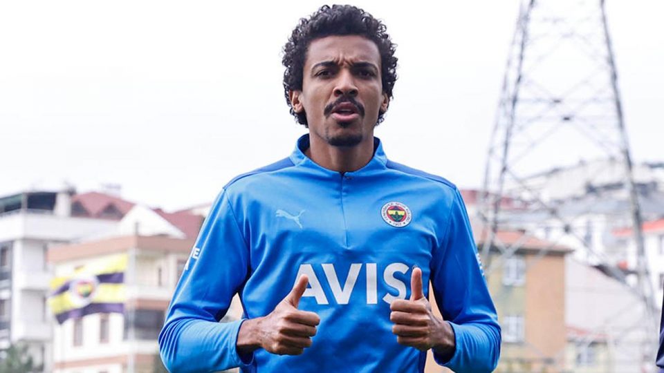 Fenerbahçe’de Luiz Gustavo sahalara dönüyor