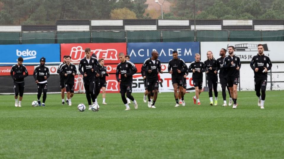 Beşiktaş’ın Kasımpaşa kamp kadrosu belli oldu