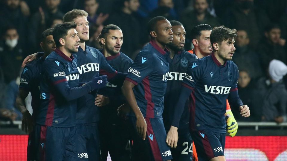 Sezonun ilk yarısını ‘fırtına’ zirvede kapattı
