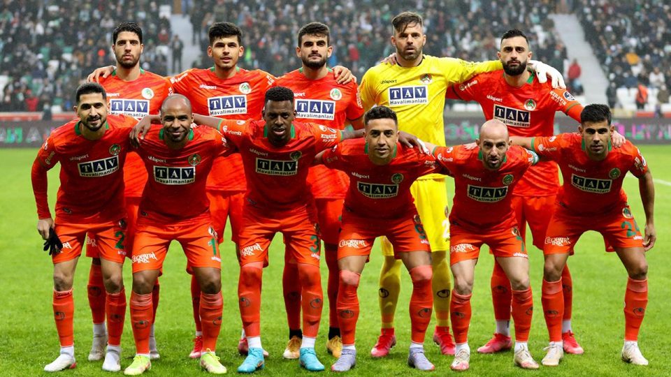 Alanyaspor’un çıkışı sürüyor