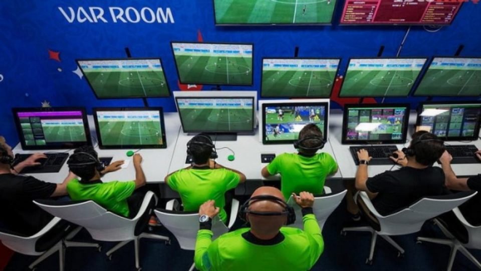 FIFA “SAOT” sistemi ile ofsayt hatalarını azaltmak istiyor