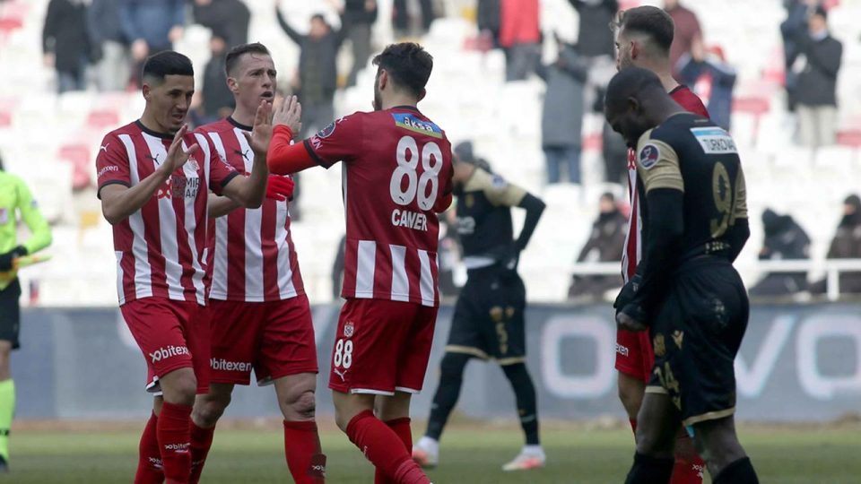 Sivasspor dört maç sonra kazandı