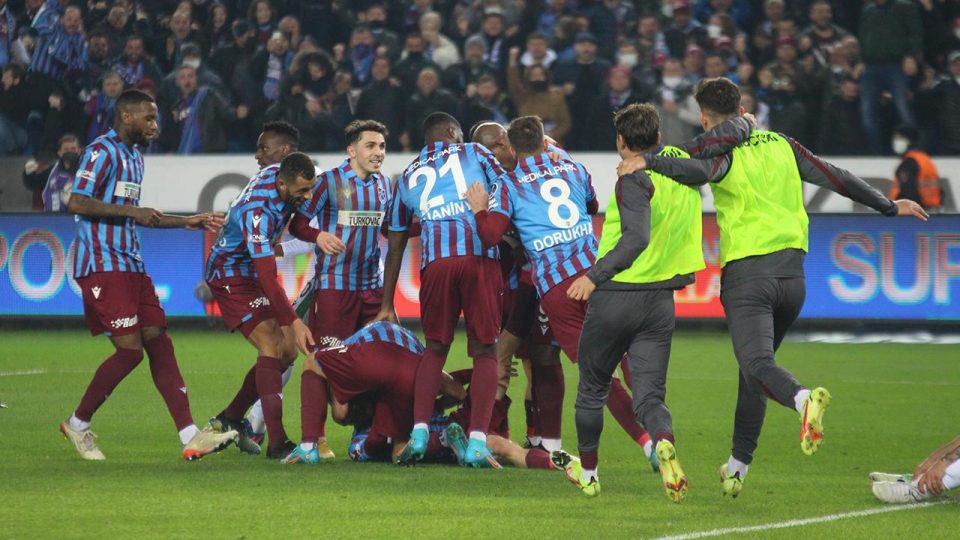 Süper Lig’de zirvede fark açıldı, ligde kalma yarışı kızıştı