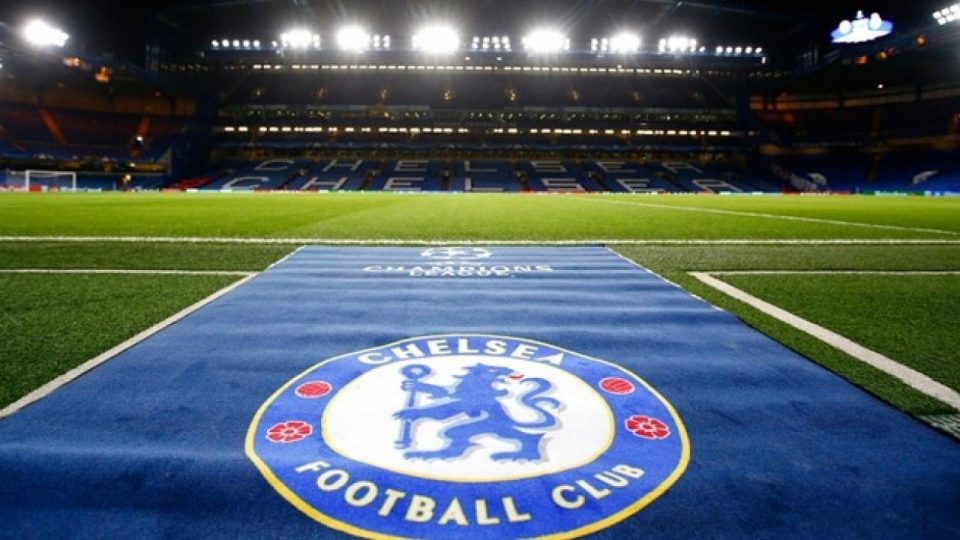 Chelsea’nin forma sponsoru, anlaşmanın askıya alınmasını istedi