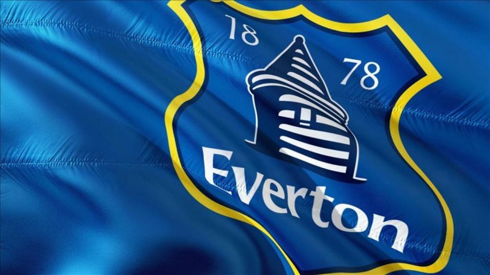 Everton Rus şirketleriyle anlaşmalarını askıya aldı