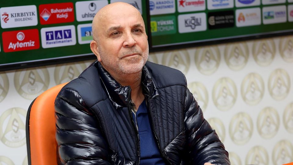 Hasan Çavuşoğlu: Fenerbahçe maçına galibiyet için çıkacağız