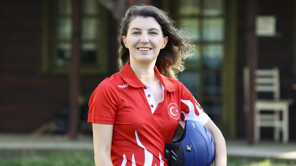 Milli paraşütçü Merve Arslan’dan kadınlara ‘uçun’ tavsiyesi