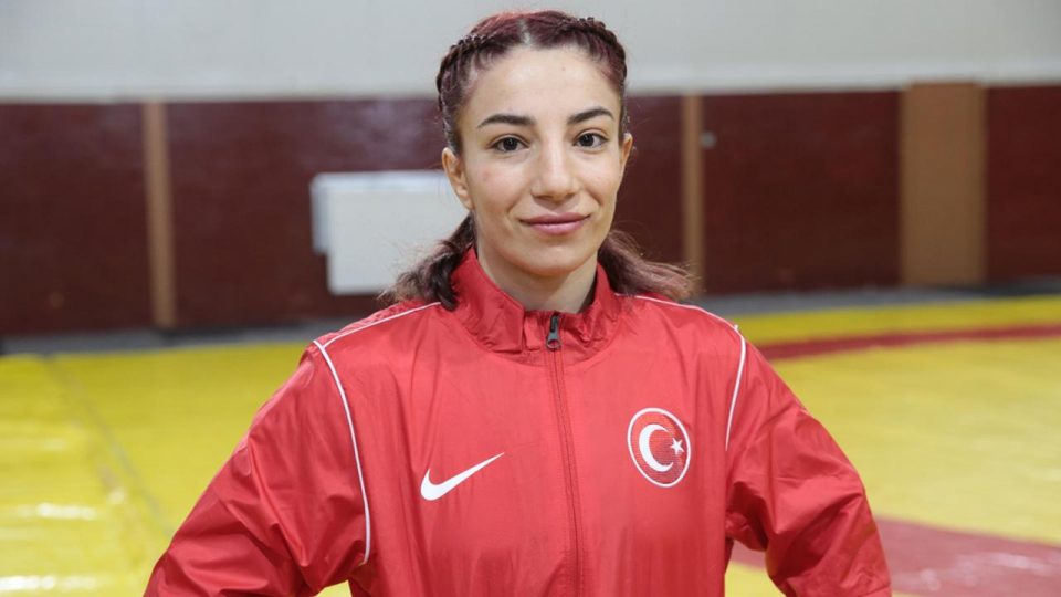 Millli güreşçi Evin Demirhan Yavuz, Avrupa şampiyonu oldu