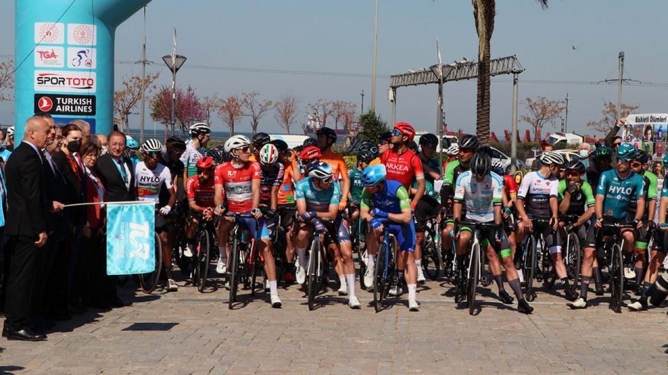 Bakan Kasapoğlu Tour of Türkiye’de dördüncü etabın startını verdi