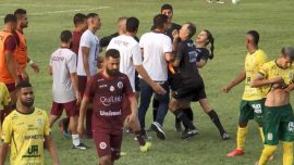 Brezilya'da teknik direktör kadın hakeme kafa attı