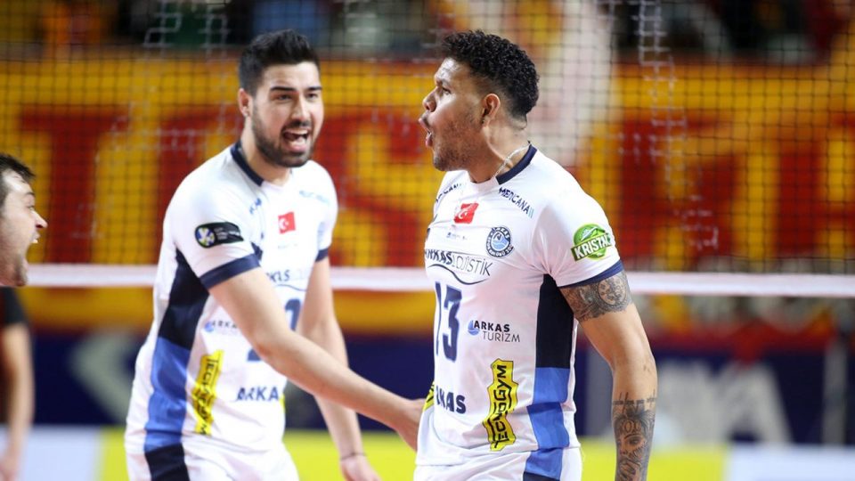 Erkekler Kupa Voley’de Arkas Spor şampiyon oldu