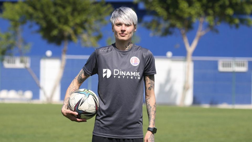 Ukraynalı milli futbolcu kariyerine Antalya’da devam ediyor
