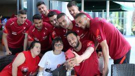 A Milli Futbol Takımı özel sporcuları ağırladı