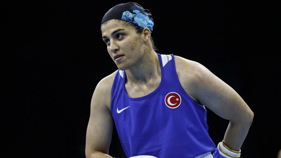 Busenaz Sürmeneli bronz madalyayı garantiledi