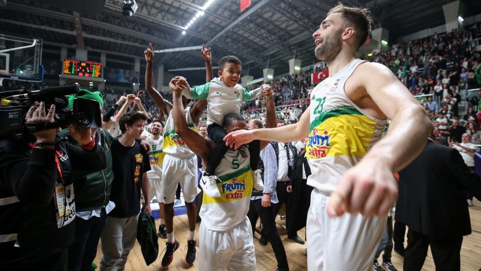 Frutti Extra Bursaspor Avrupa’da “şampiyonluk” için parkeye çıkacak