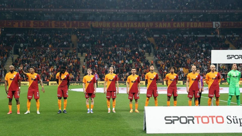 Galatasaray’da 8 futbolcunun sözleşmesi sona erdi