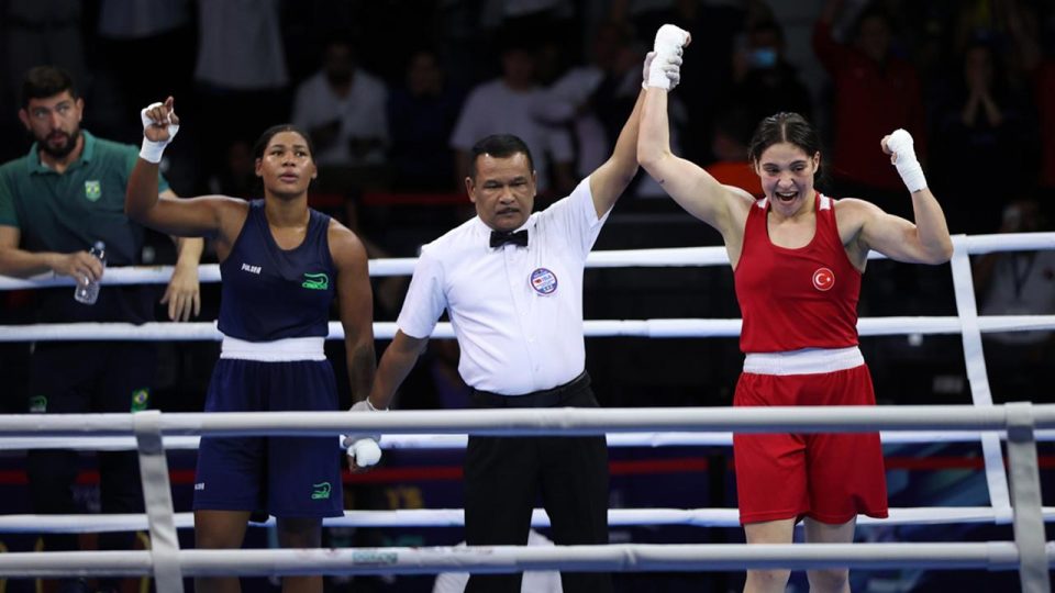 Milli boksör Büşra Işıldar çeyrek finalde