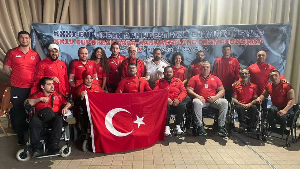 Milli sporculardan 8 madalya