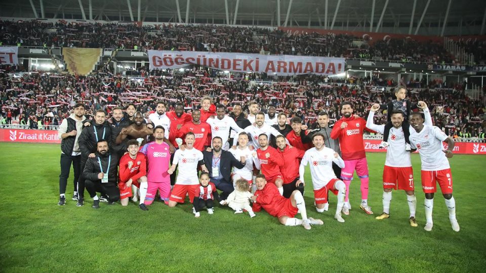Sivasspor taraftarına final için otobüs desteği