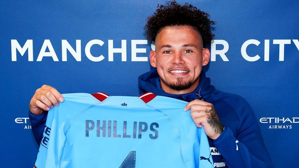 Manchester City Kalvin Phillips’i renklerine bağladı