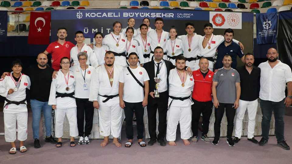 Milli judocular ümitler Balkan şampiyonu oldu