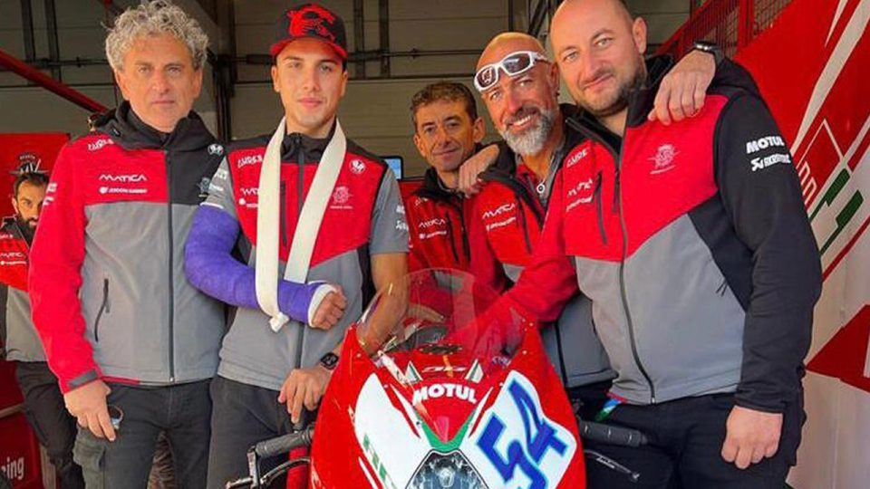 Milli motosikletçi Bahattin Sofuoğlu’nun kolu kırıldı