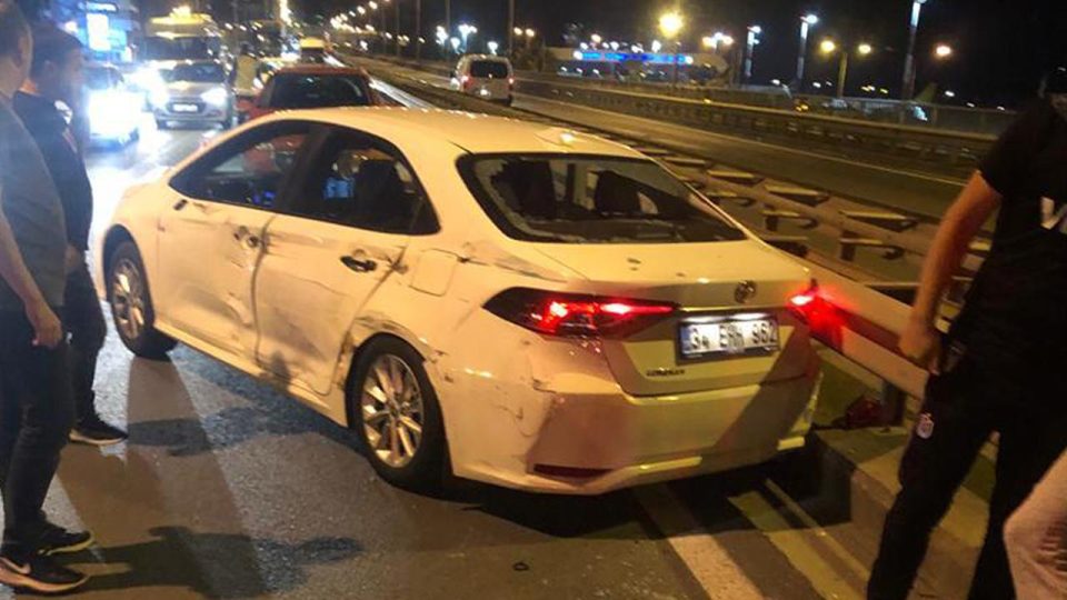 Trabzonsporlu futbolcu trafik kazası geçirdi