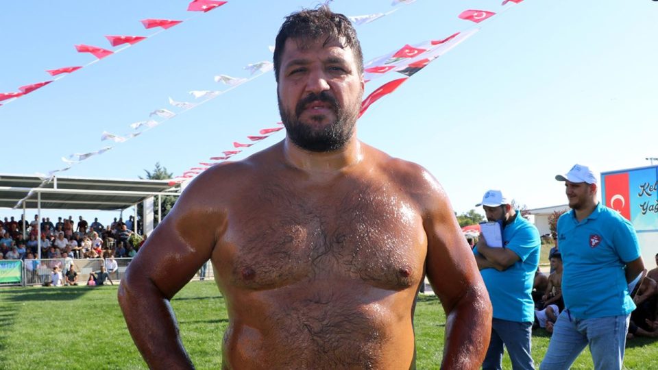 “Usta” başpehlivan Recep Kara’dan genç başpehlivanlara destek