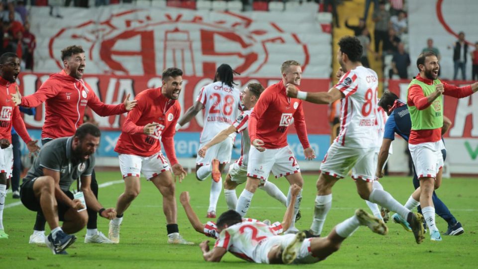 Antalyaspor 6 maç aradan sonra 3 puanla tanıştı