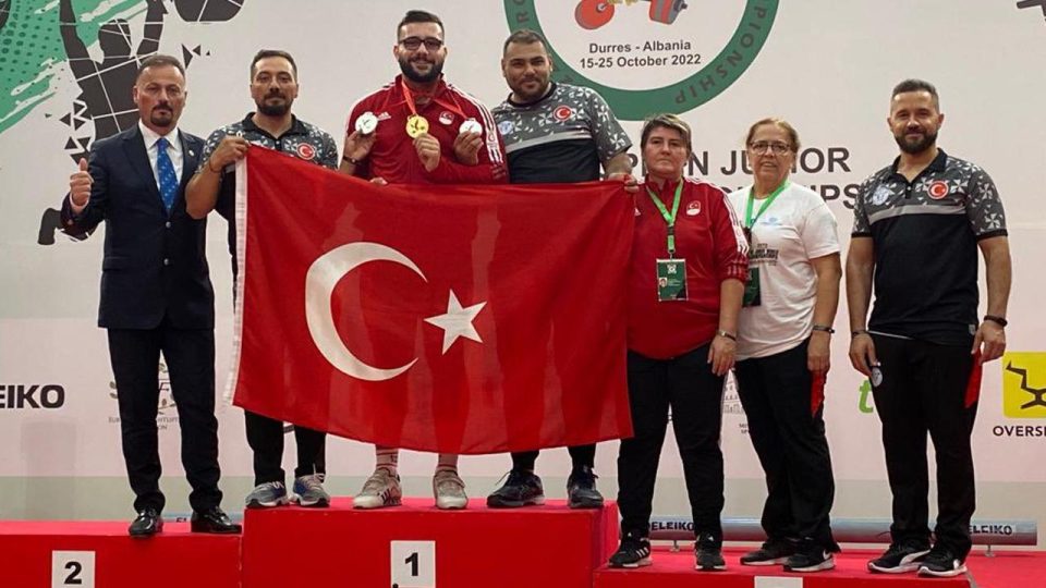 Milli sporcu Onur Demirci 3 madalya kazandı
