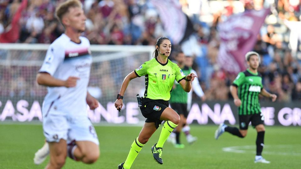 Serie A’da ilk kez bir kadın hakem maç yönetti