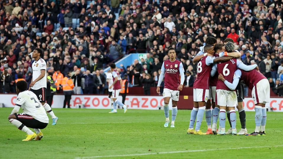 Aston Villa, Manchester United’ı yendi