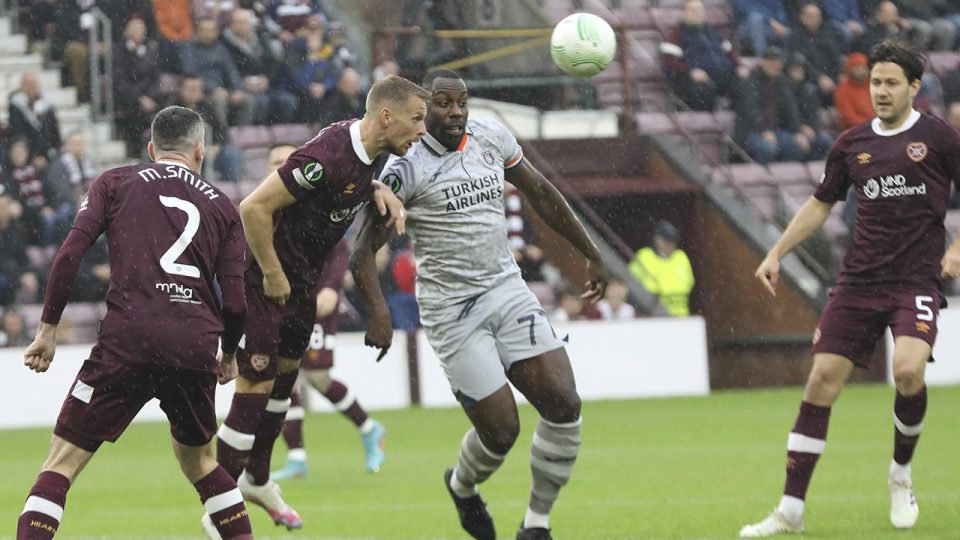 Başakşehir liderlik için Hearts karşısında